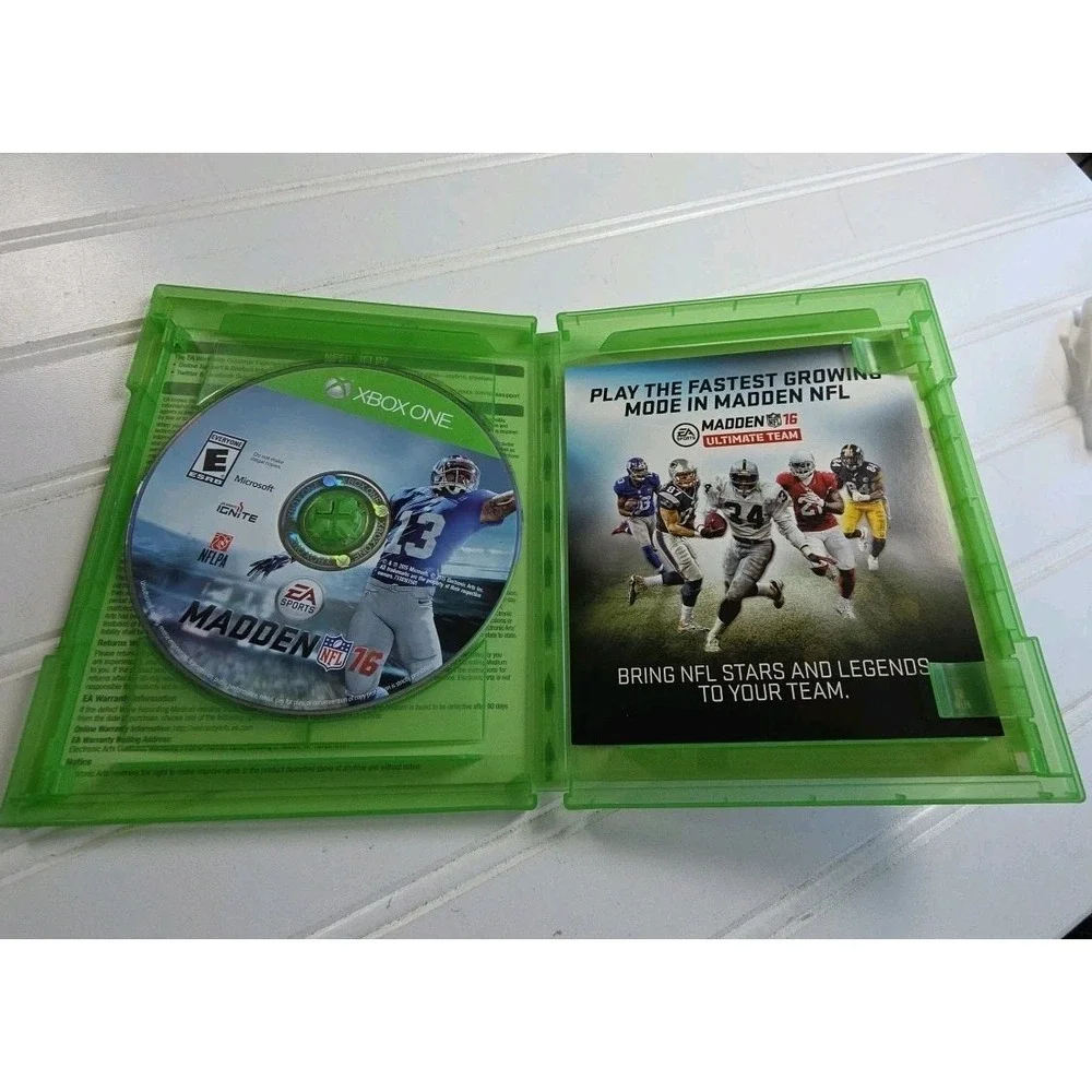 Xbox One Sports Games Lot OF 4 FIFA 15, MADDEN‎ 16, NBA 2K15, NBA LIVE 15